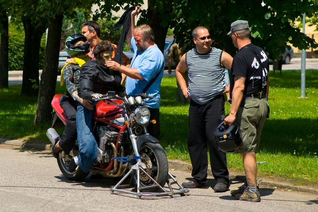 Nehoda Michala a Lucie na motorke v Ordinácii v ružovej záhrade