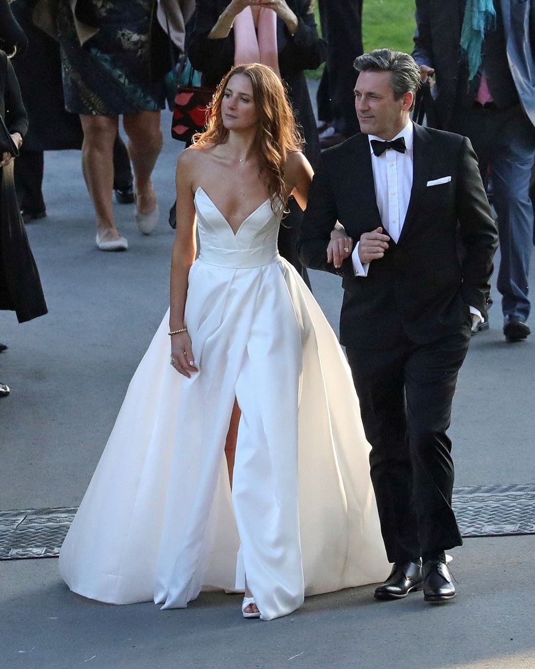 Herecký pár Jon Hamm a Anna Osceola si povedali áno