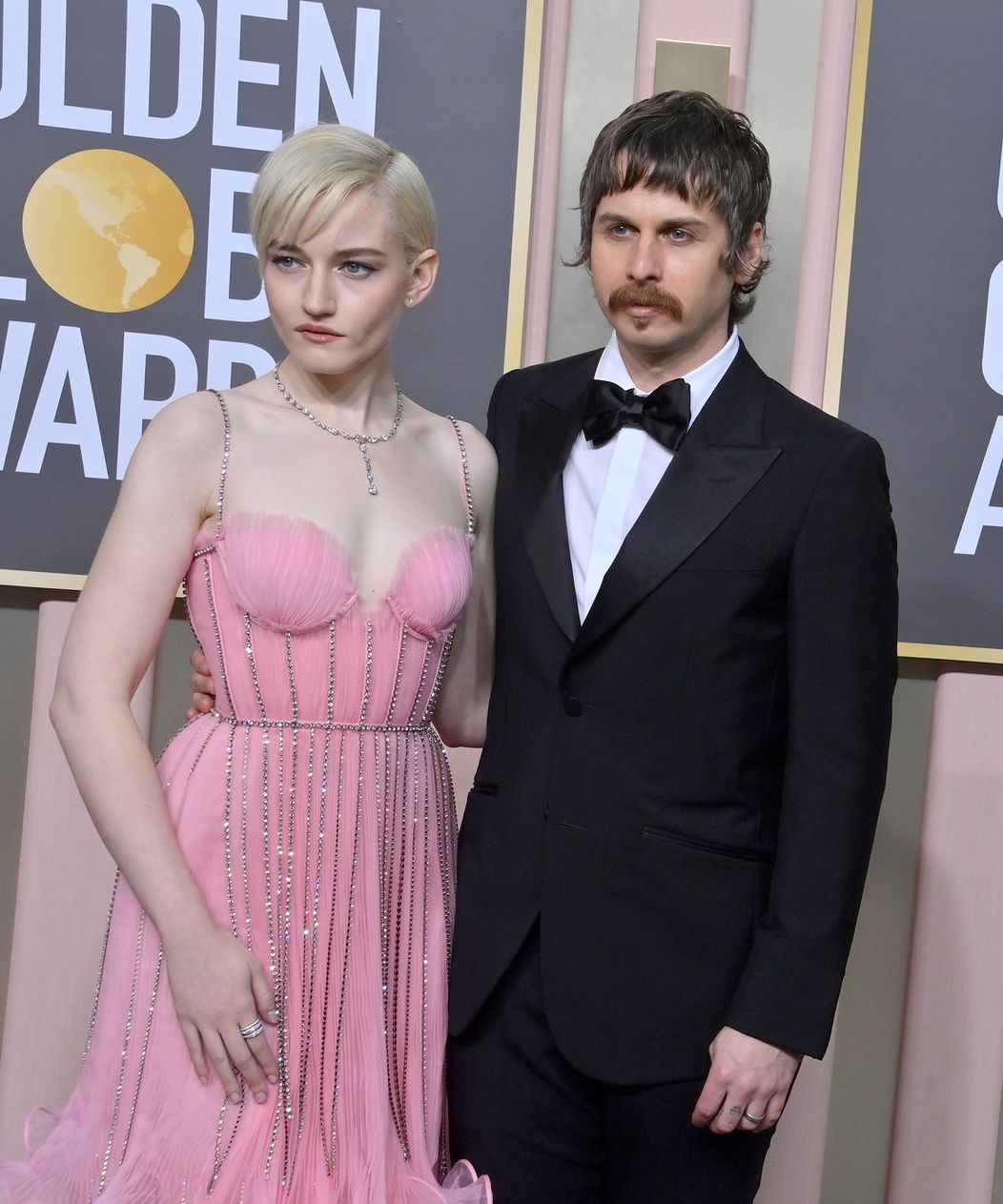 Julia Garner a Mark Foster patrili medzi najromantickejšie páry Hollywoodu.