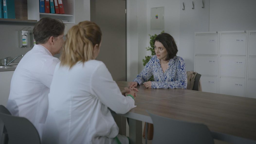 Eva má problémy v práci.