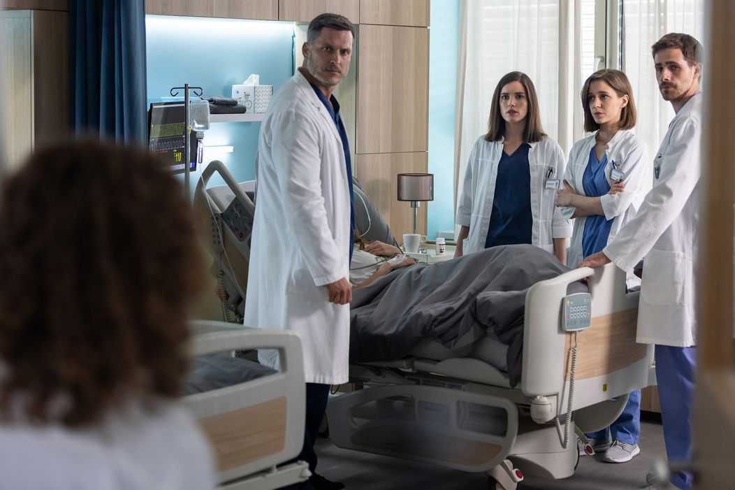 Ján Koleník, Sarah Arató, Adela Dukátová a Filip Šebesta v seriáli Druhá šanca