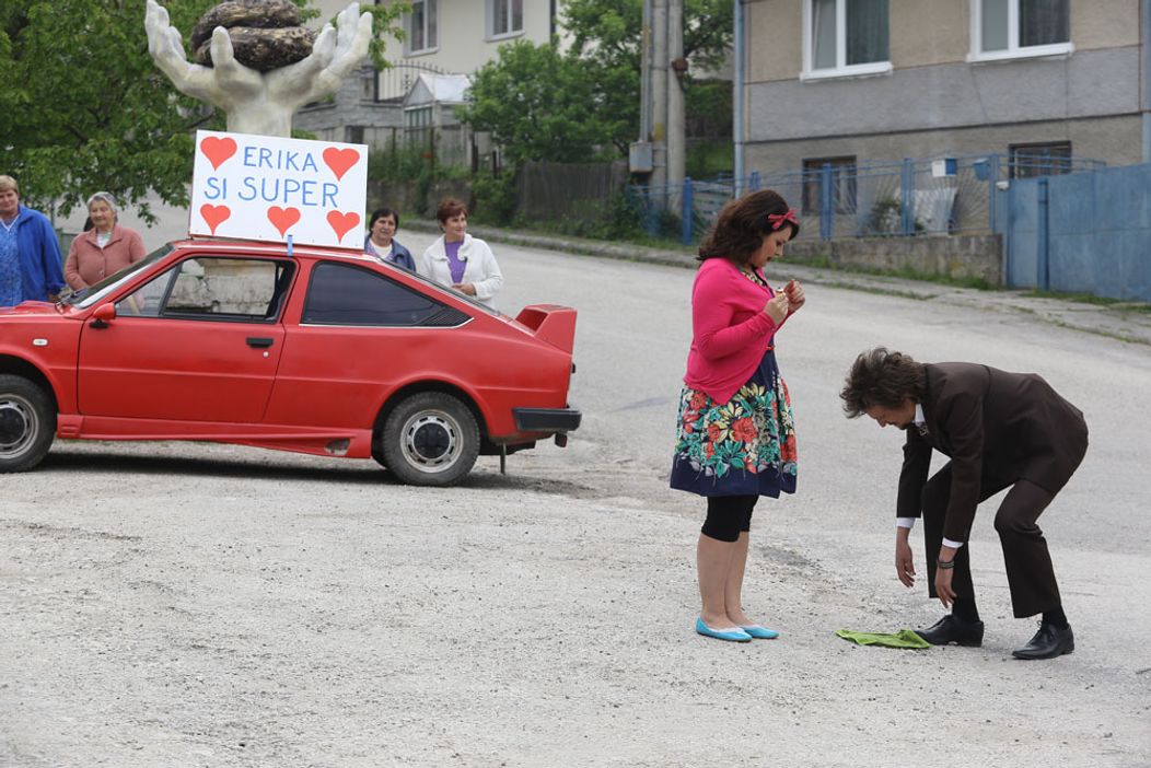 Horná Dolná - Ďuro pokľakol a vytiahol prsteň