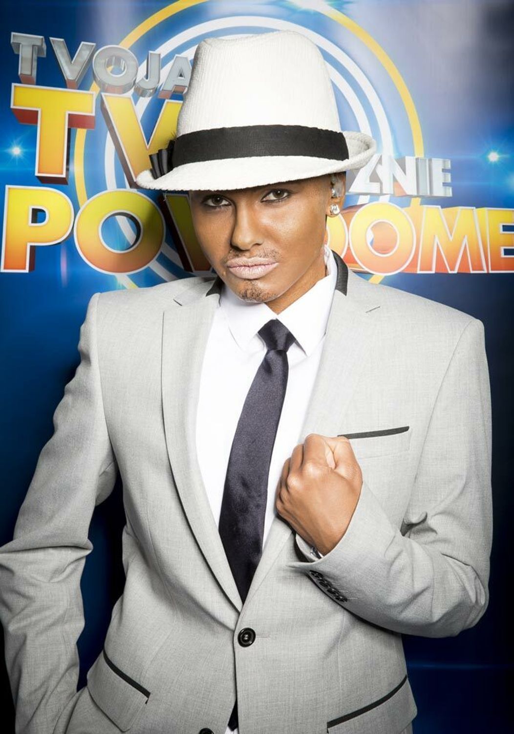 Lina Mayer ako Ne-Yo