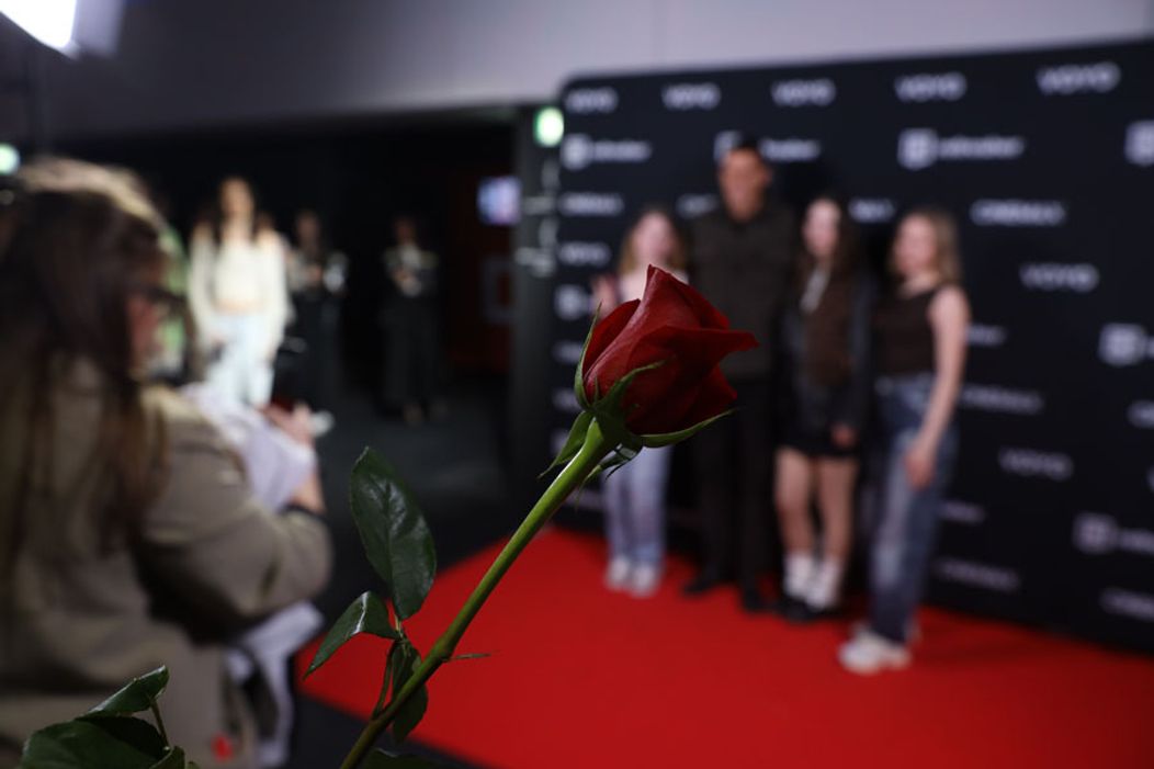 Takto vyzeralo šialenstvo na kinopremiére Ruže v Nitre