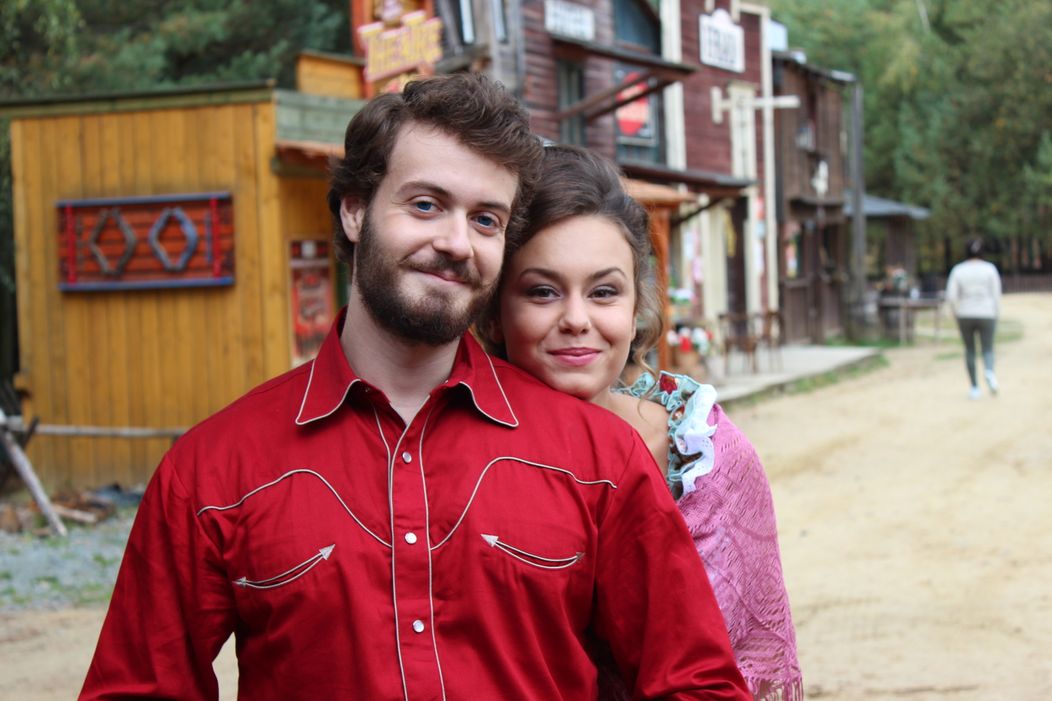 Dominika Kavaschová s Adamom Jančinom v Divokom Zapadákove