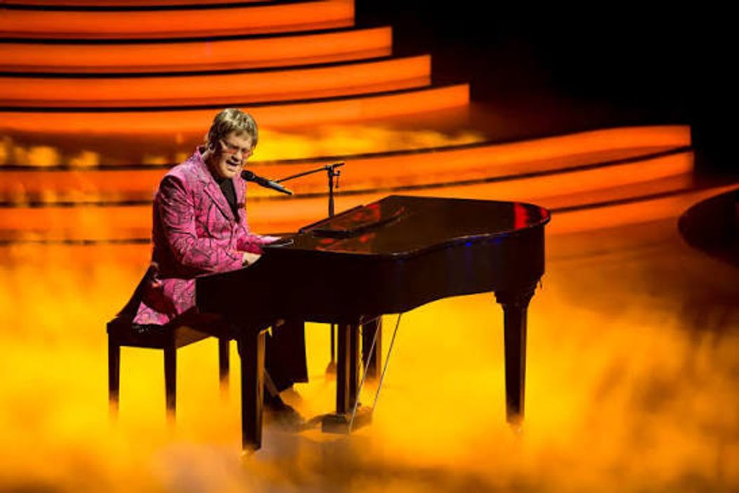 Peter Brajerčík - Elton John