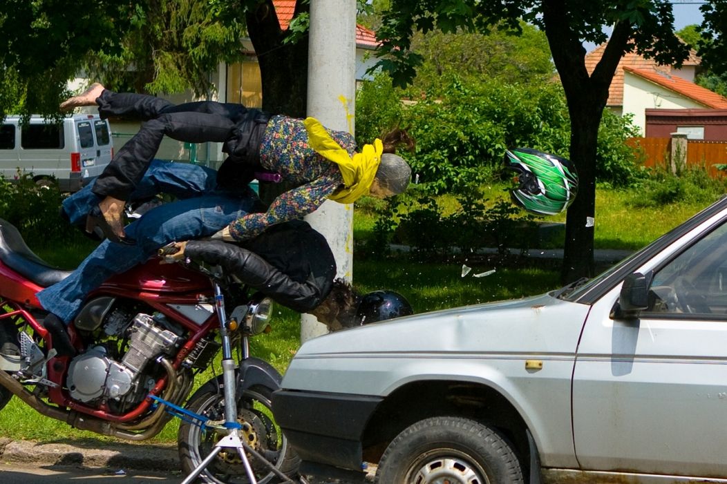 Nehoda Michala a Lucie na motorke v Ordinácii v ružovej záhrade