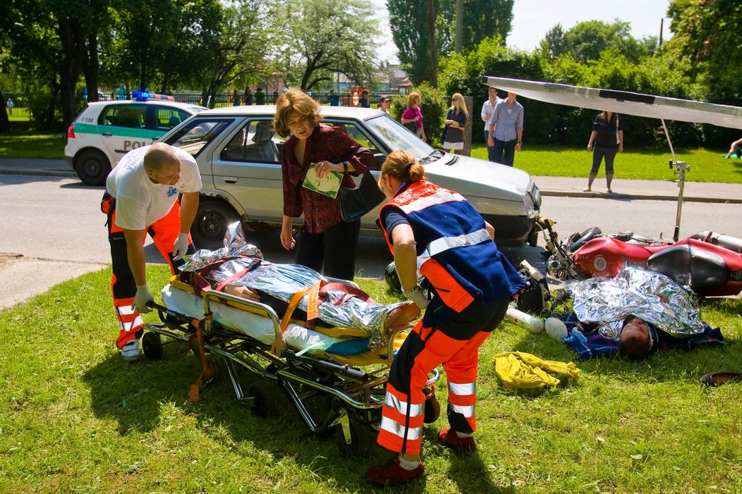 Nehoda Michala a Lucie na motorke v Ordinácii v ružovej záhrade
