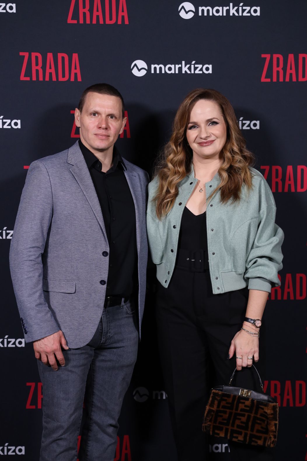 Premiéra seriálu Zrada