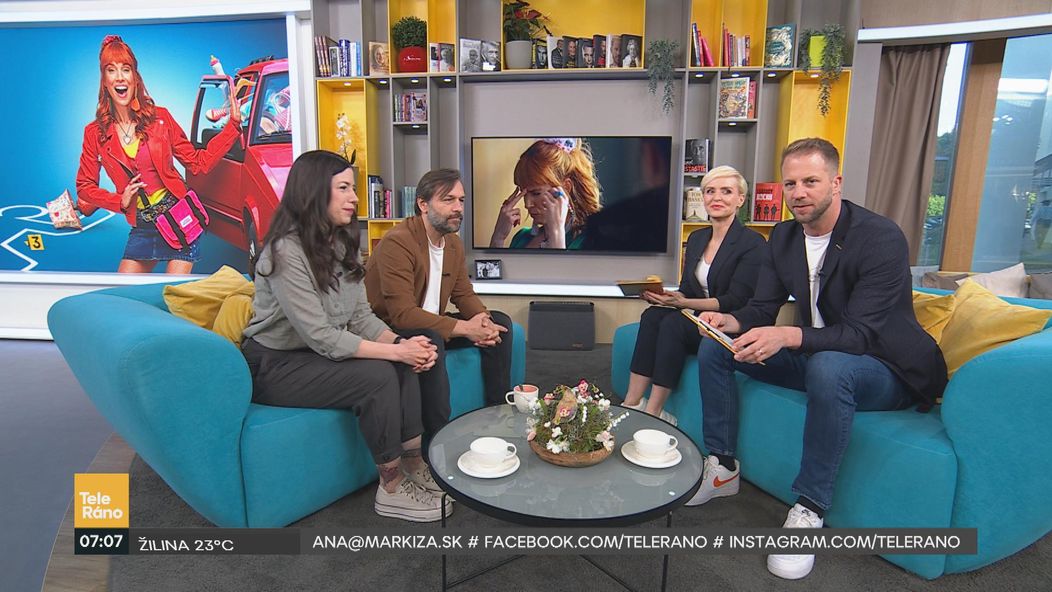 Michaela Majerníková a Kamil Mikulčík zo seriálu Výnimočná Nikol v Teleráne