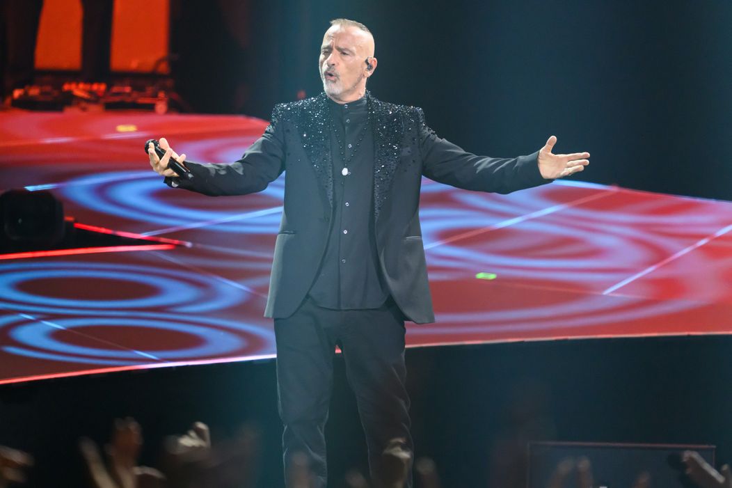 Na snímke taliansky spevák Eros Ramazzotti počas svojho koncertu  v Bratislave 16. apríla 2026