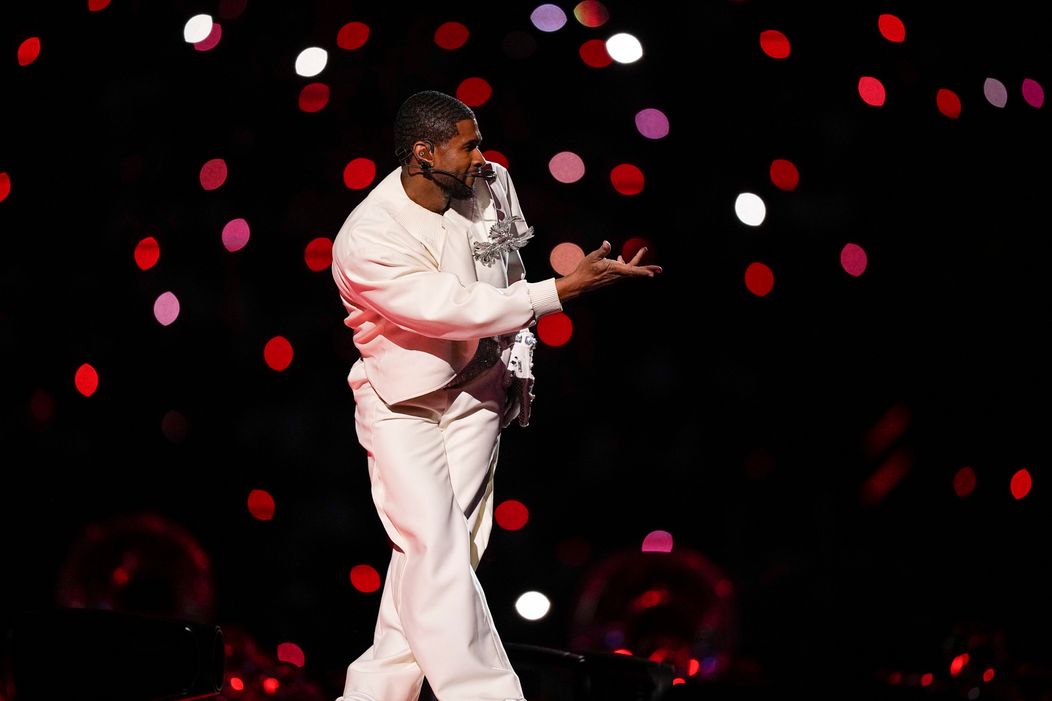 Usher ovládol Halftime Show