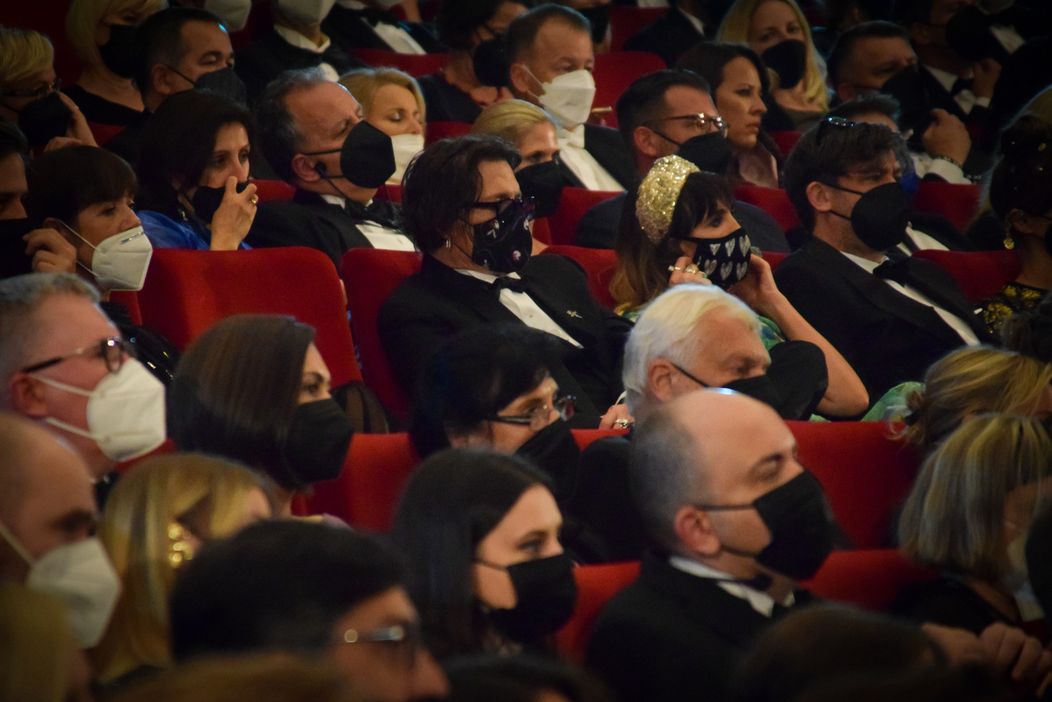 Johnny Depp vo Veľkej sále hotela Thermal.
