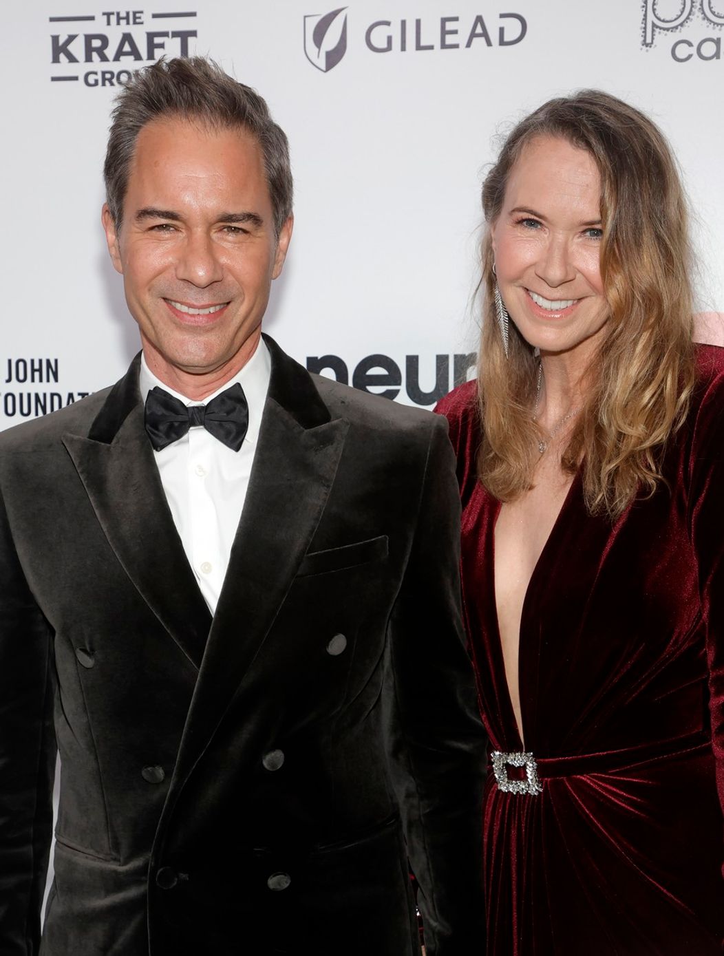 Eric McCormack a Janet Holden sa rozvádzajú