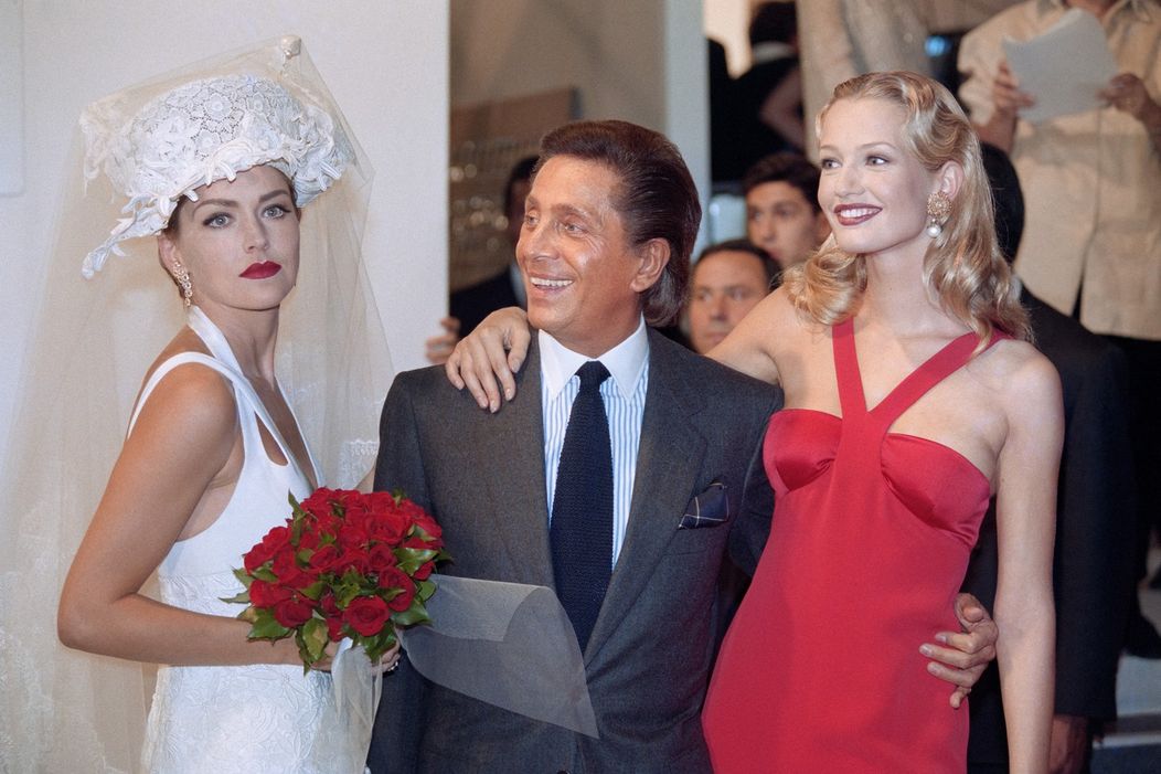 Sharon Stone na prehliadke značky Valentino v roku 1993.