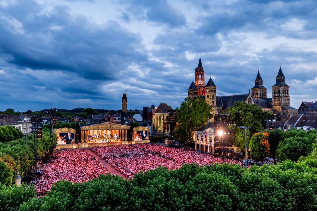 Koncert André Rieu na historickom námestí Vrijthof v holandskom Maastrichte.