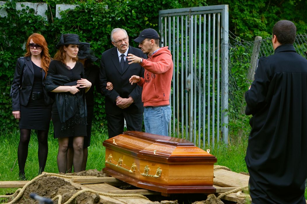 Pohreb Michala v Ordinácii v ružovej záhrade