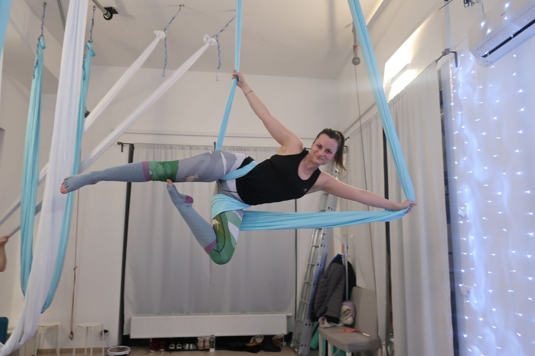 K mužovi pri bazéne prišiel nečakaný hosť
