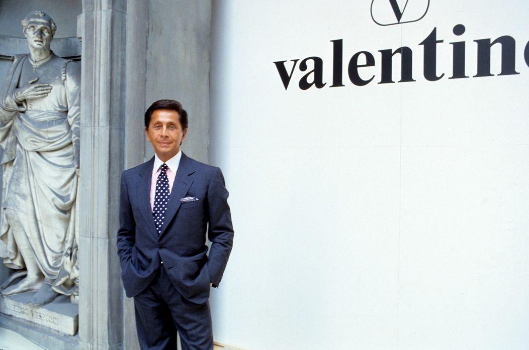 Zomrel taliansky módny návrhár Valentino.
