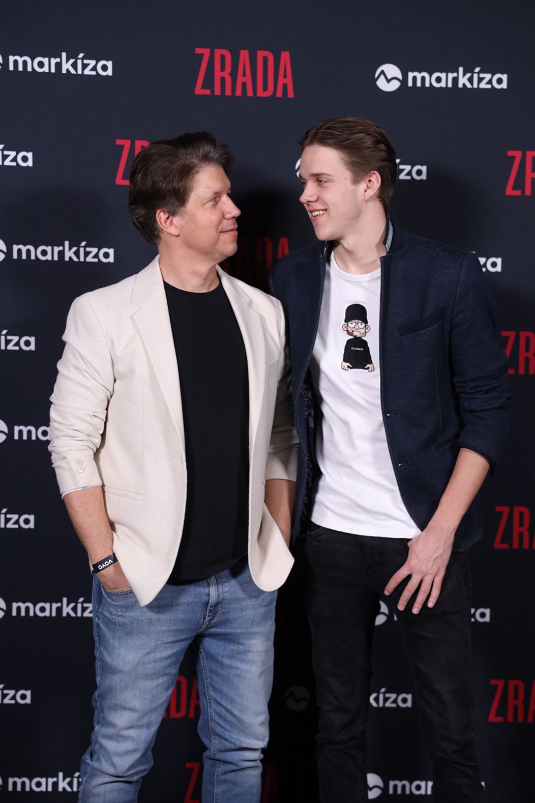 Premiéra seriálu Zrada