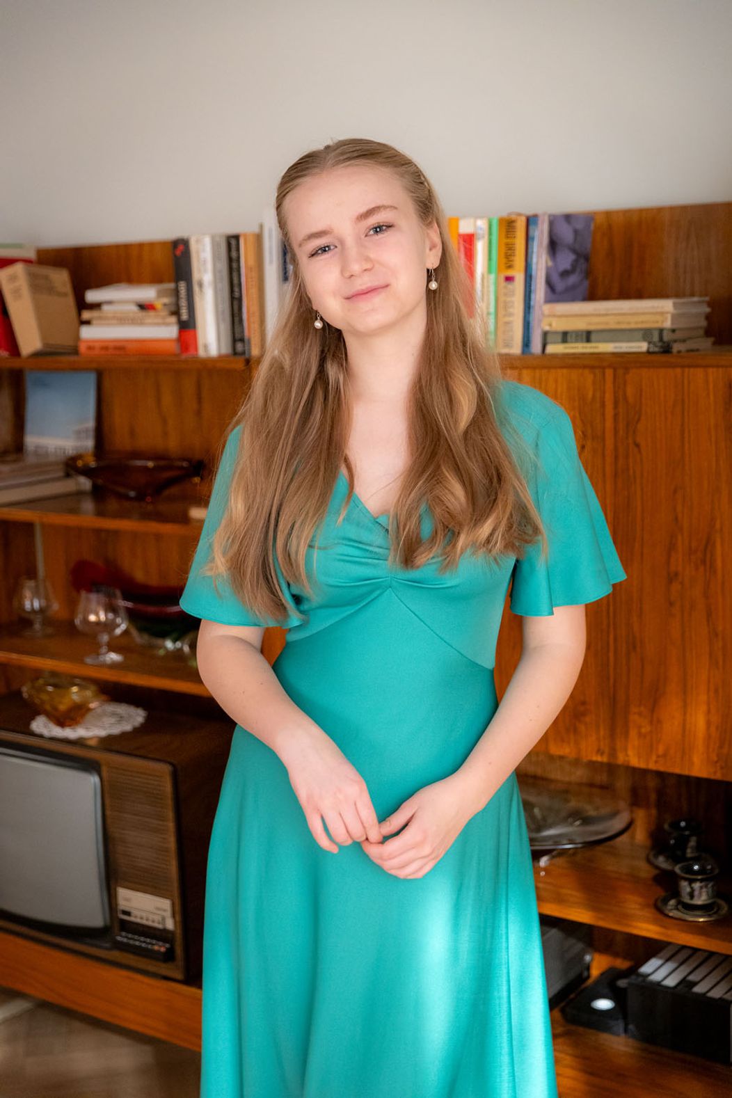 Dámska jazda v Sľube - Lenka a Barbora sa chystajú na ples, Mária, Zita a Magda majú vlastnú párty