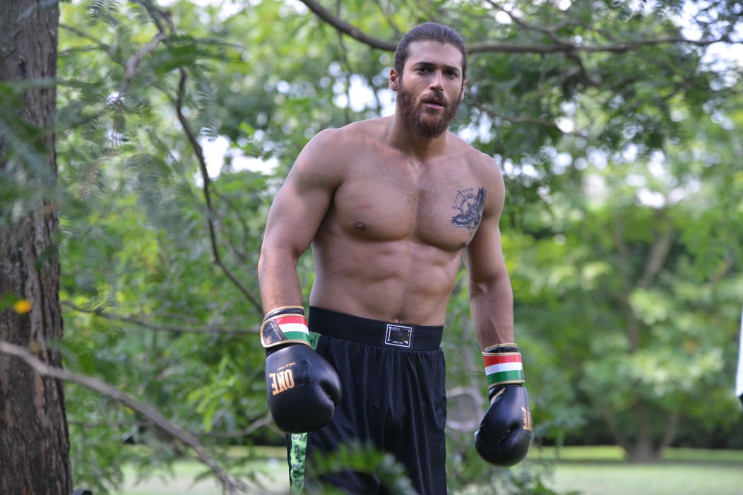 Can Yaman v seriáli S hlavou v oblakoch