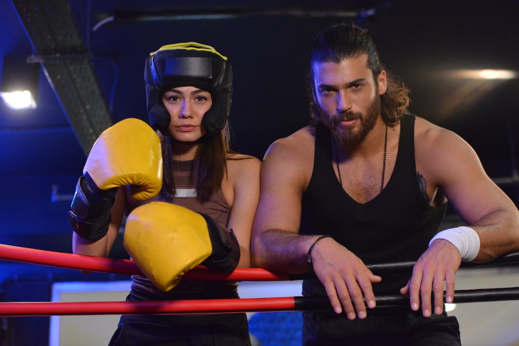 Can Yaman v seriáli S hlavou v oblakoch