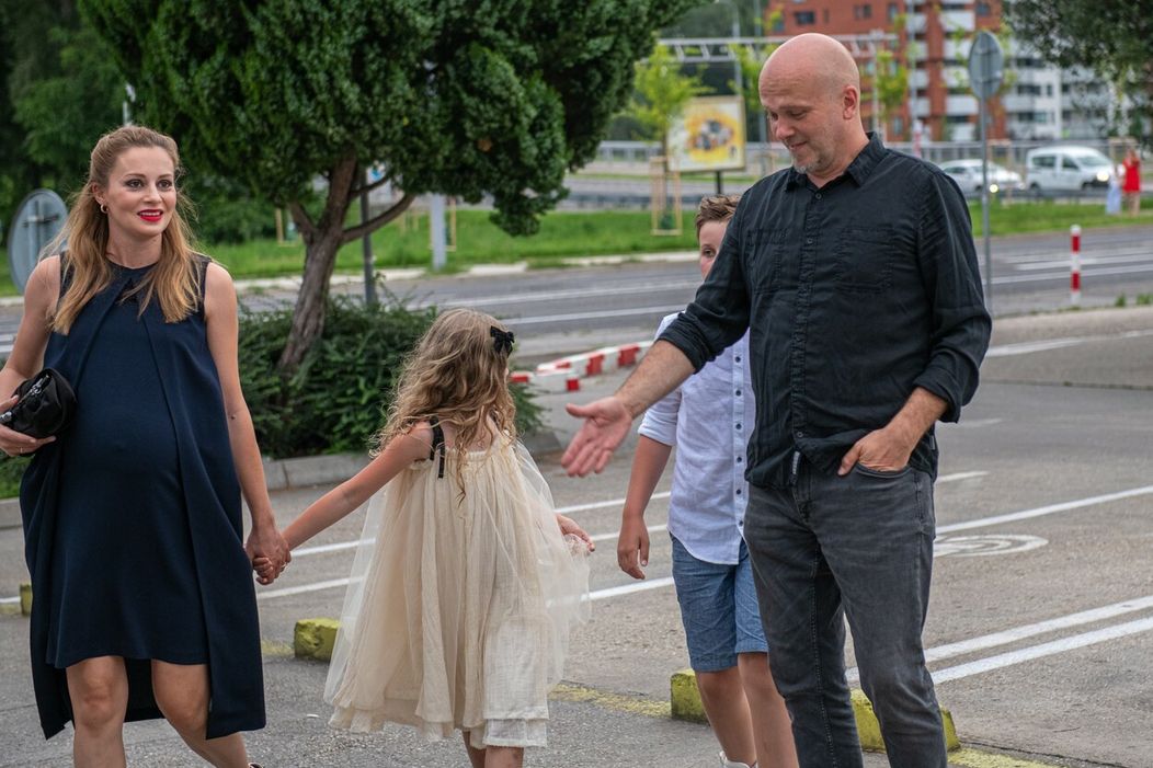Mária Čírová s rodinou pár týždňov pred pôrodom