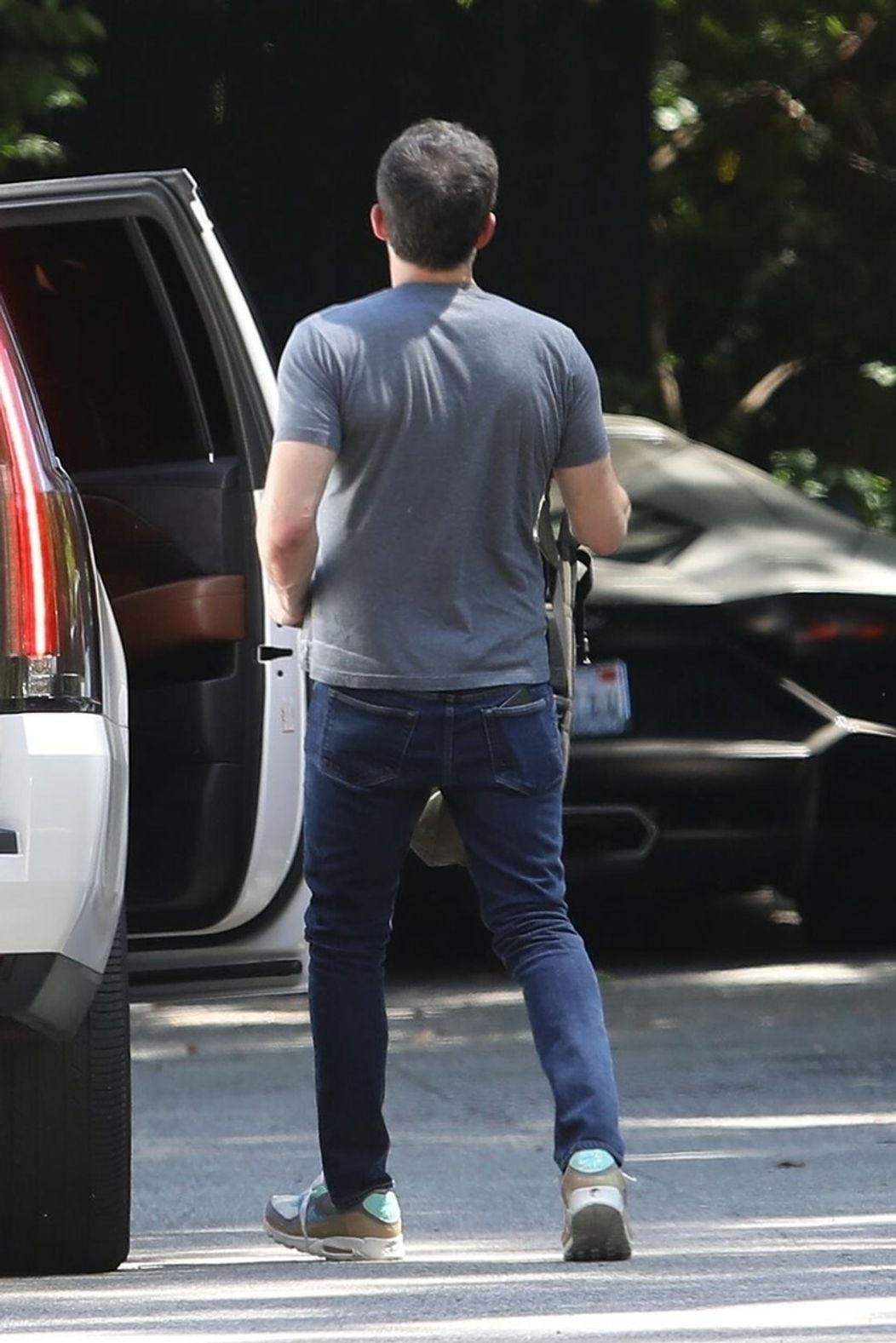 Ben Affleck opúšťa SUV patriace J Lo