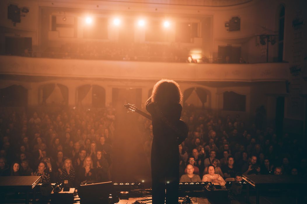 Gitarový virtuóz Dávid Bílek vyráža na turné po celom Slovensku