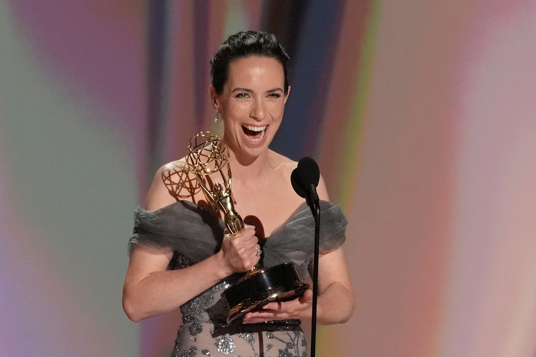 Momentky z udeľovania televíznych cien Emmy 2026