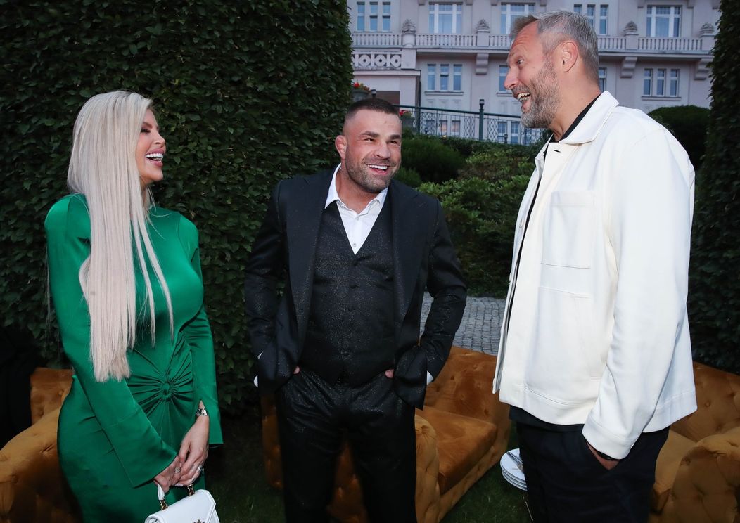 Lela a Karlos sa na filmovom festivale v Karlových Varoch stretli aj s moderátorom a zakladateľom OKTAGONU Ondřejom Novotným.