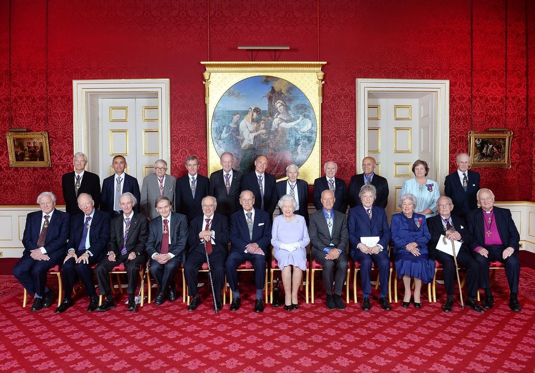 Zomrel strýko princov Williama a Harryho Lord Robert Fellowes