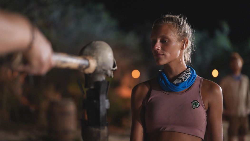Veronika najskôr oľutovala svoje klamstvá na kmeňovej rade, no v dueli jej sily na Radka nestačili a v Survivore skončila.