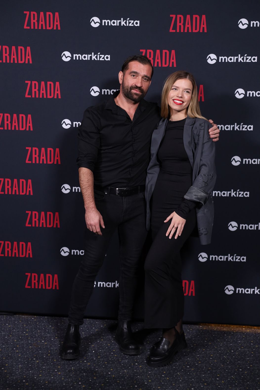 Premiéra seriálu Zrada