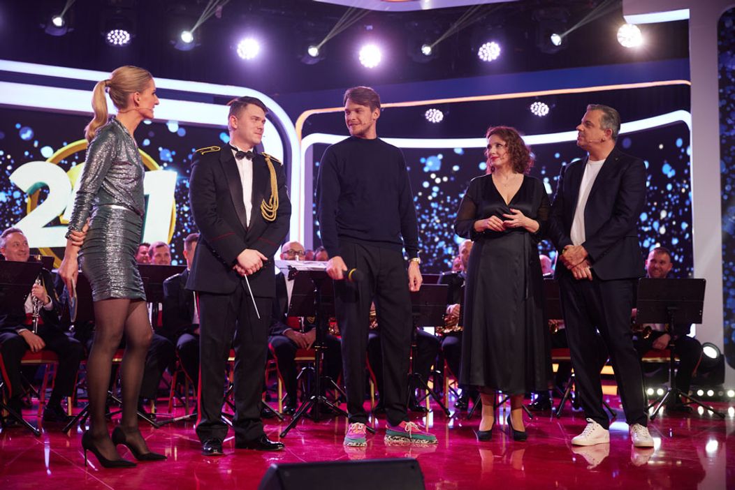 Zábery z premiérovej epizódy šou 2 na 1 so Zuzanou Mauréry