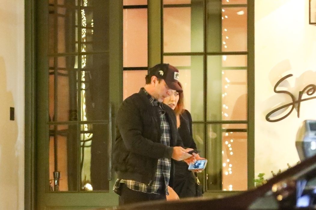 Herec David Schwimmer so svojou novou priateľkou Elianou.