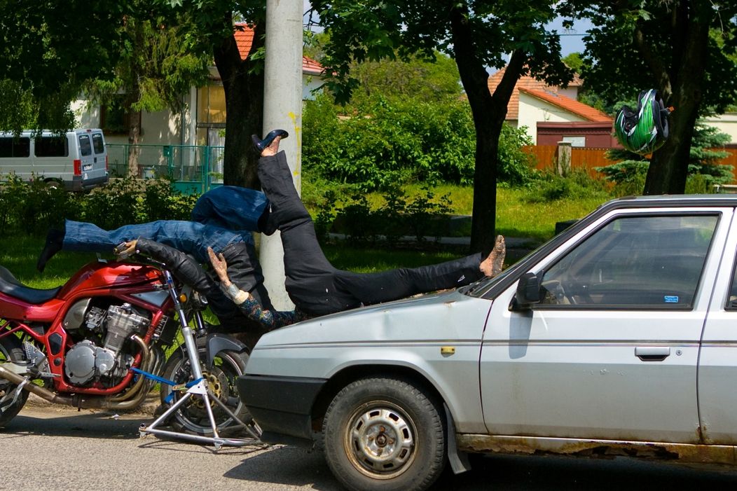 Nehoda Michala a Lucie na motorke v Ordinácii v ružovej záhrade