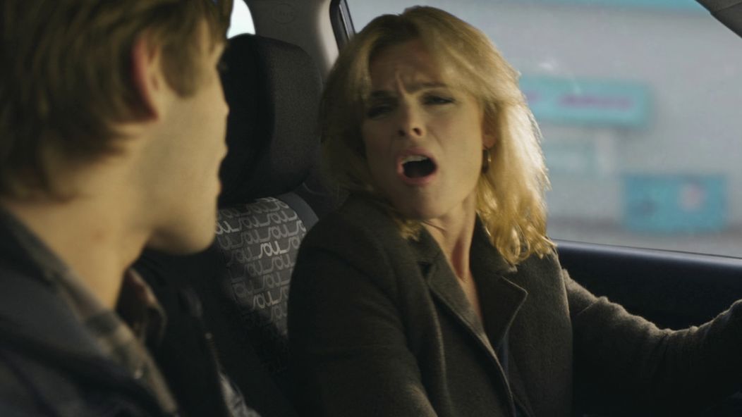Erika Eleniak vo filme Vianočný tanec