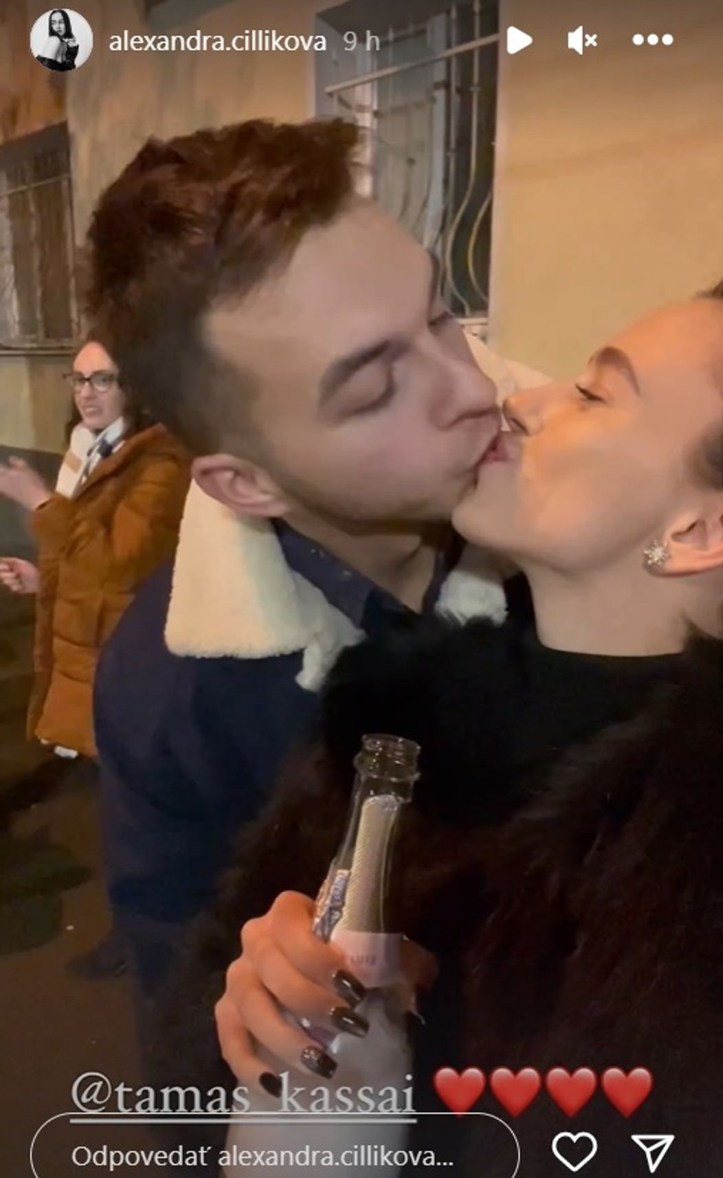 Prvý novoročný bozk Tamása a Sašky