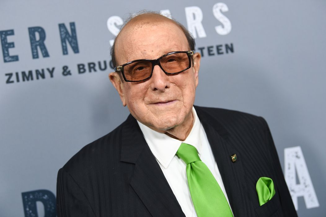 Zomrela hudobná legenda Clive Davis!