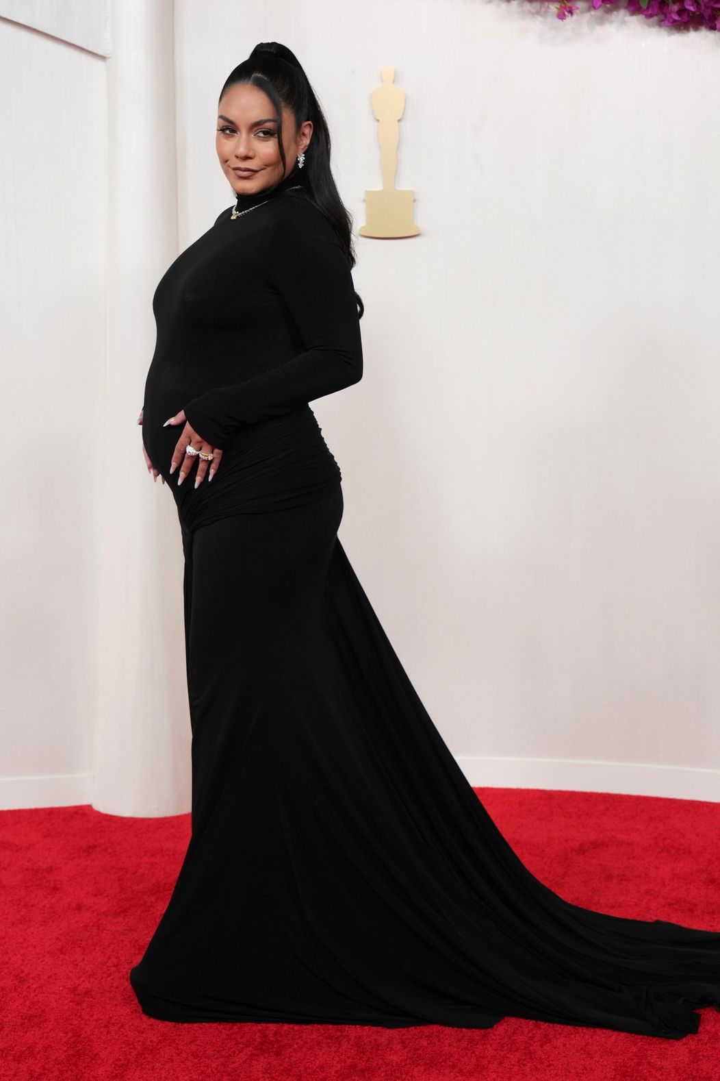 Vanessa Hudgens ukázala na Oscaroch tehotenské bruško
