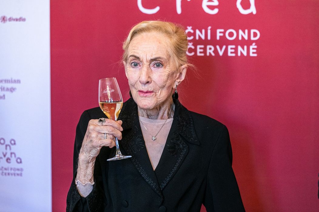 Zomrela česká operná speváčka Soňa Červená