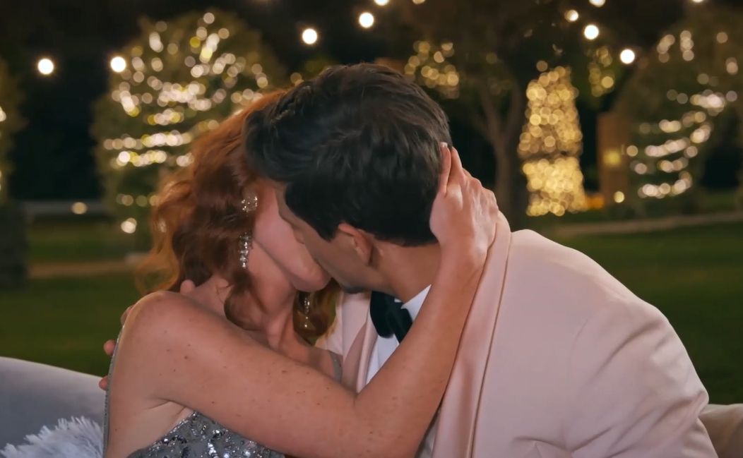 Z vášnivého bozku od Mary stratil Jan reč