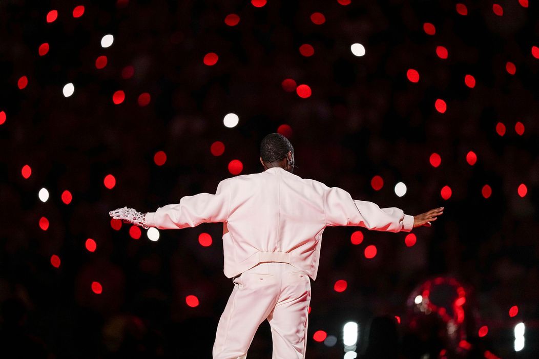 Usher ovládol Halftime Show