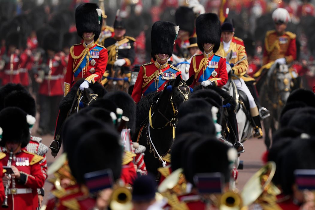 Vojenská prehliadka Trooping the Colour na počesť narodenín britského kráľa Karola III.
