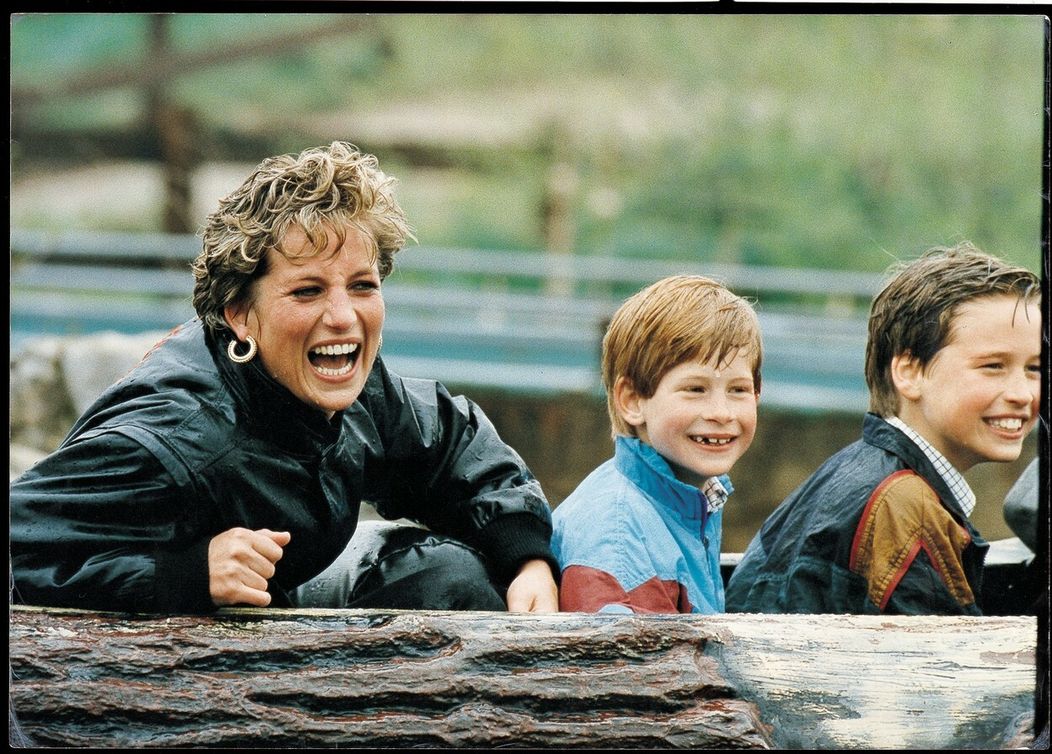 Princezná Diana, princ Charles a princovia Harry a William, rok 1985