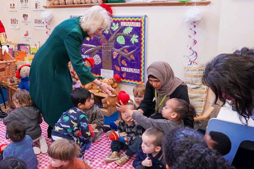 Camilla darovala deťom Paddingtonov