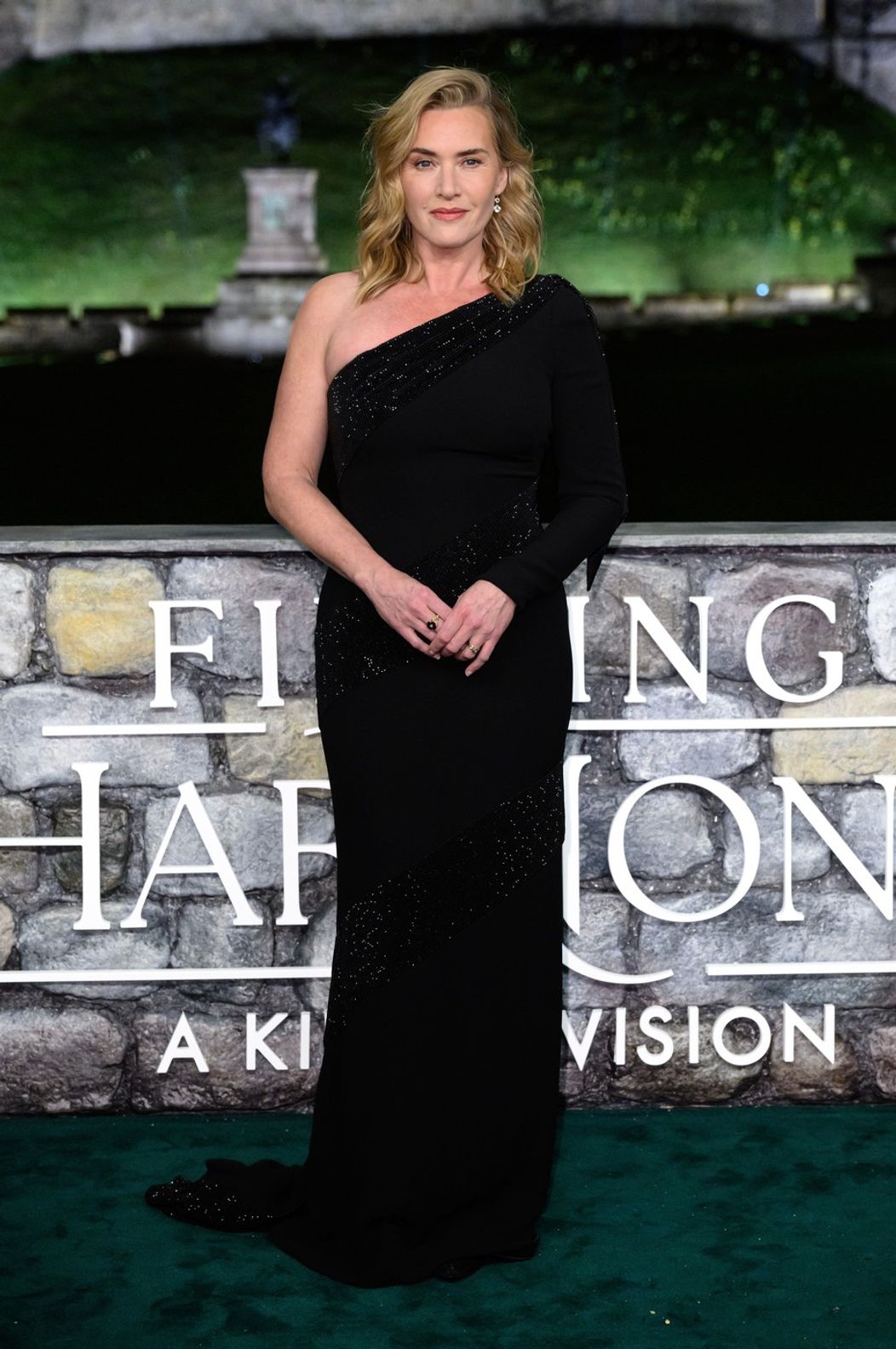 Kate Winslet na premiére dokumentu o kráľovi Karolovi III.