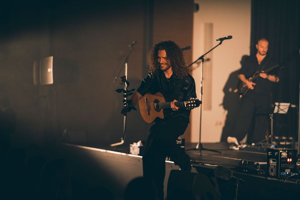 Gitarista Dávid Bílek odpálil turné v Banskej Bystrici